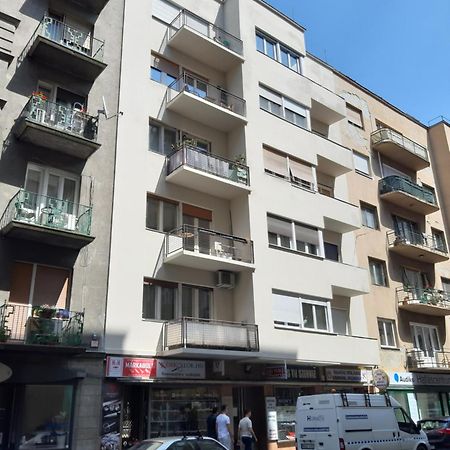 Fornax Home With Balcony Budapeste Exterior foto