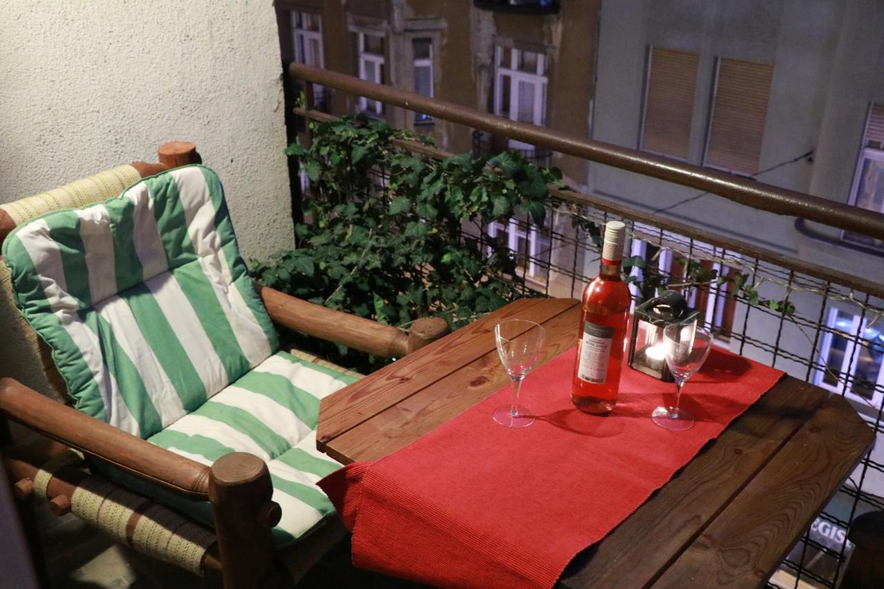 Fornax Home With Balcony Budapeste Exterior foto